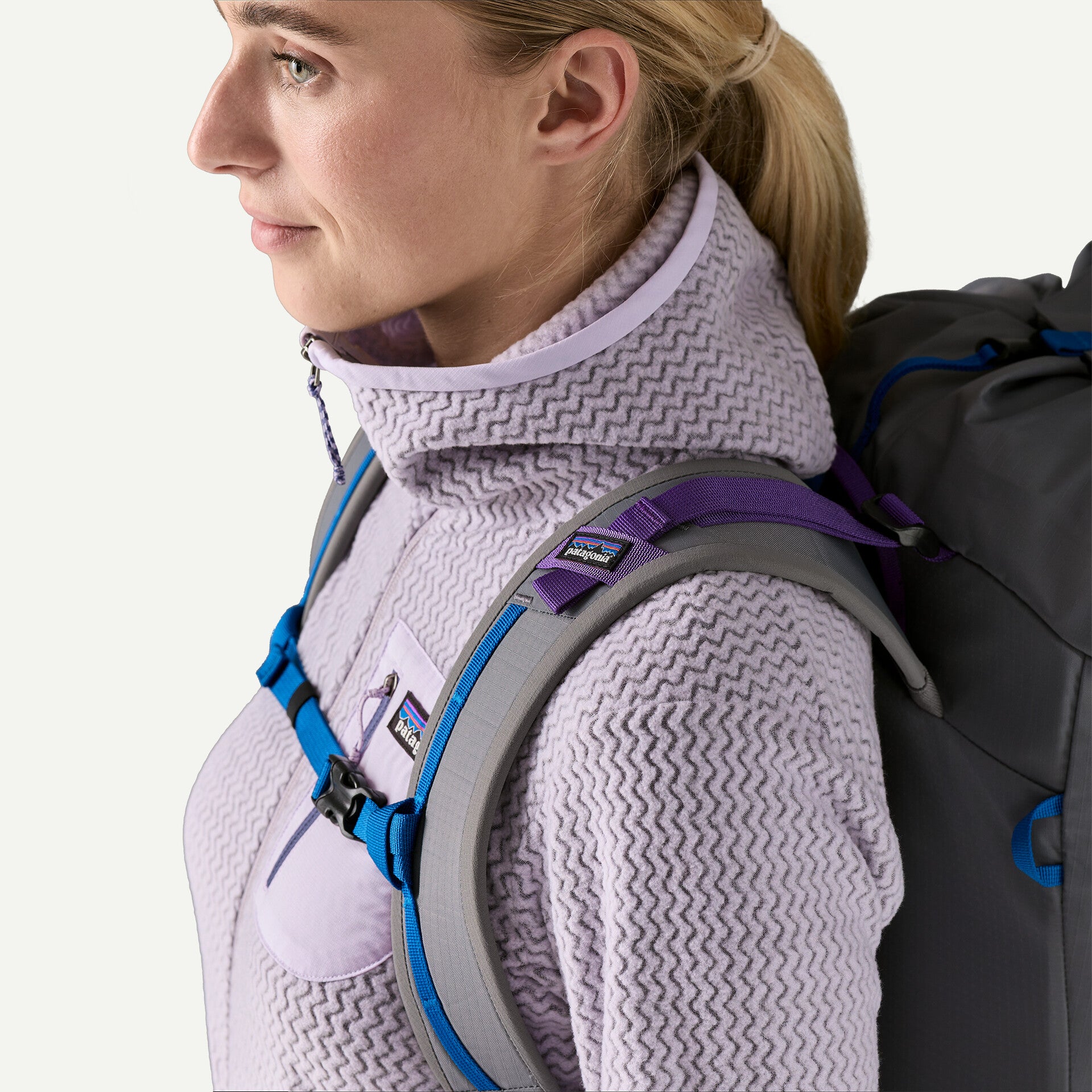 2025 Women's R1 Air Full-Zip Hoody